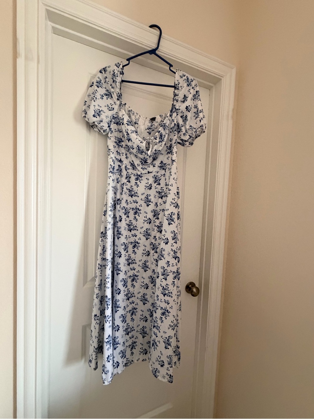 SHEIN White and Blue Floral Maxi Dress with Puff Sleeves